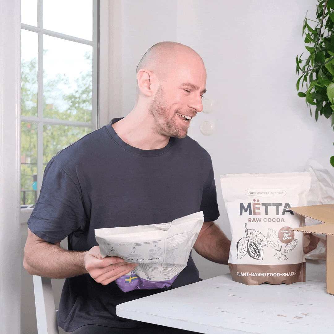 Gif featuring MËTTA in every day life, students, women, men, busy professionals. 